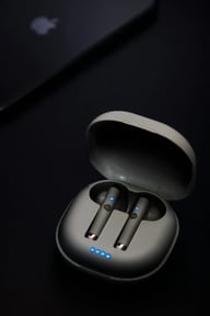 Bluetooth earbuds — photo 4